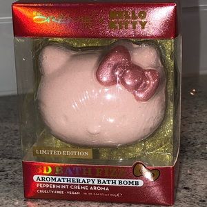 ✨NWT✨ The Crème Shop x Hello Kitty 3D Aromatherapy Spa Fizzy Bath Bomb